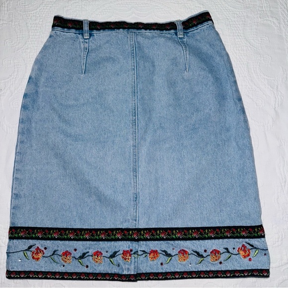 Vintage Denim Skirt Embroidered Rose Detailing 100% Cotton Size 8 Bill Blass - Picture 5 of 12
